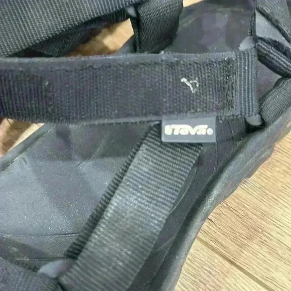 TEVA Men’s Sandals Size 12 in Great Condition - Picture 3 of 9